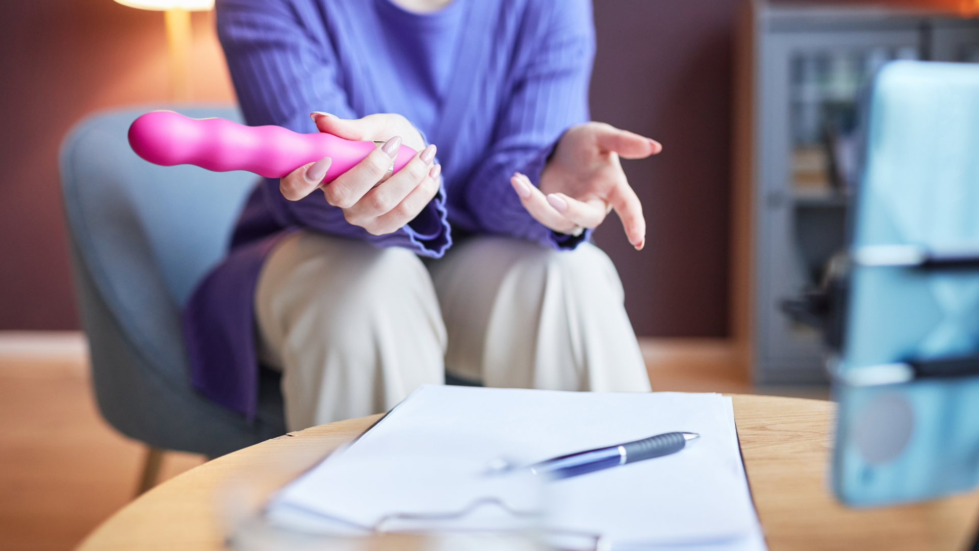 Alejandro Salinas, psicólogo y sexólogo en Granada, ofrece terapia presencial y online, terapia de pareja y formación en psicología.