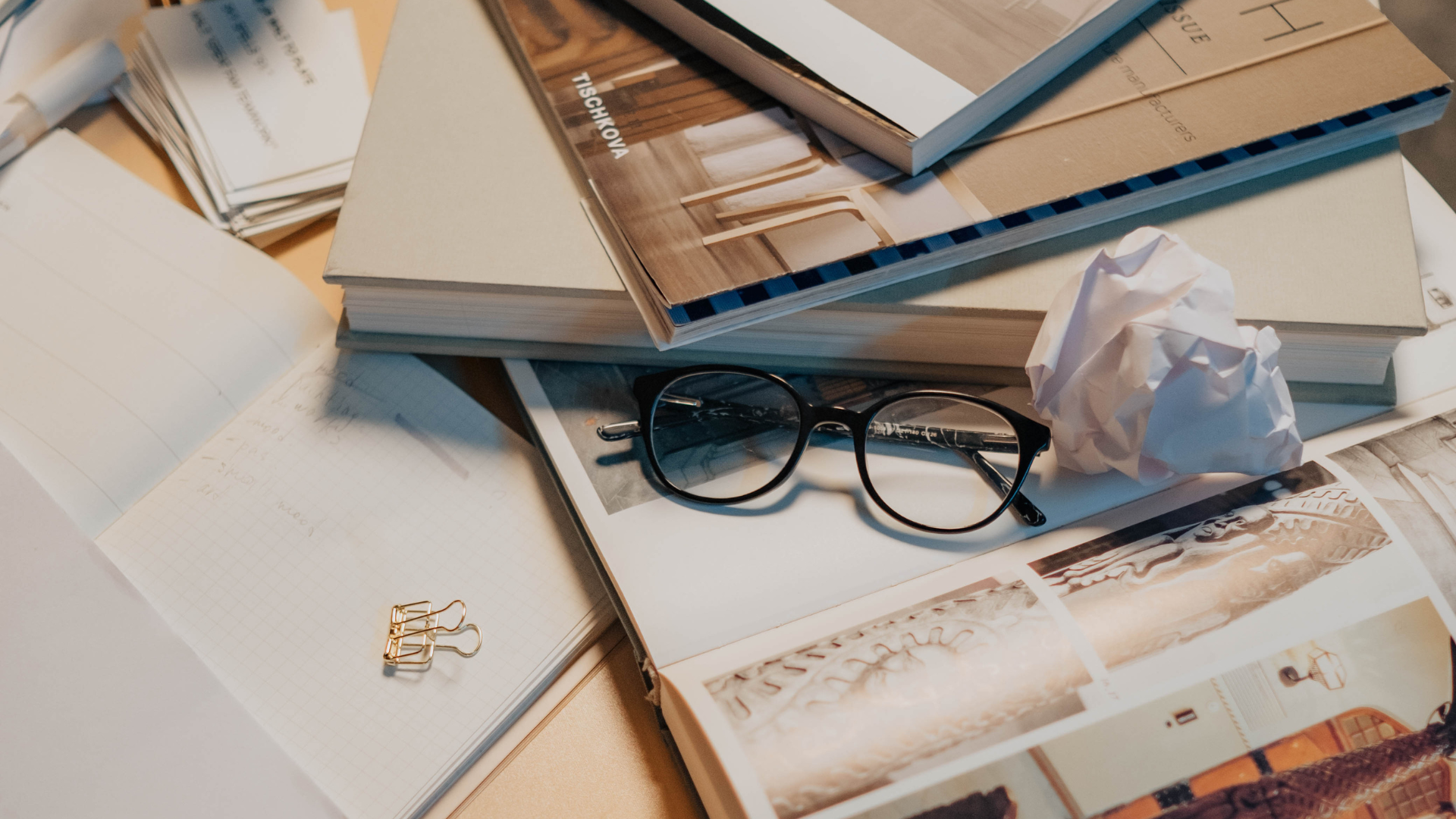 Alejandro Salinas, psicólogo y sexólogo en Granada, ofrece terapia presencial y online, terapia de pareja y formación en psicología.
