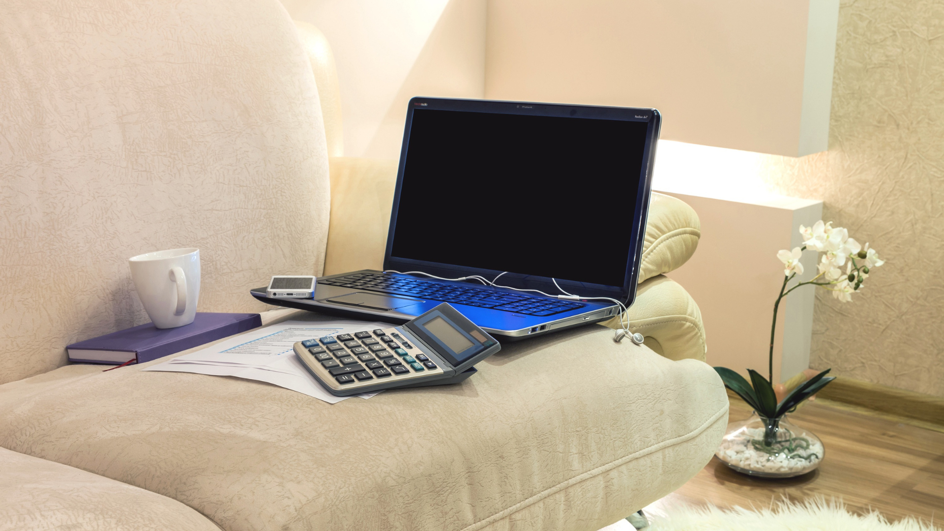 Alejandro Salinas, psicólogo y sexólogo en Granada, ofrece terapia presencial y online, terapia de pareja y formación en psicología.