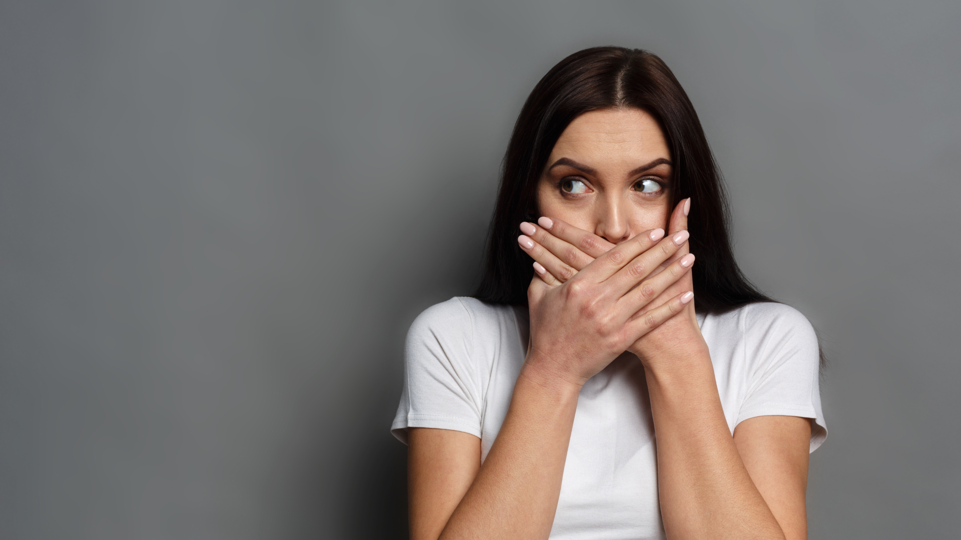 Alejandro Salinas, psicólogo y sexólogo en Granada, ofrece terapia presencial y online, terapia de pareja y formación en psicología.